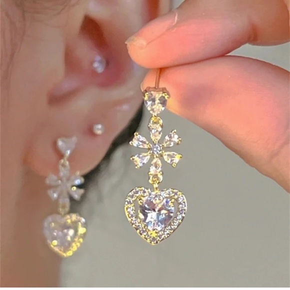 Heart Flower Gold Diamond Earrings - Picture 4 of 6